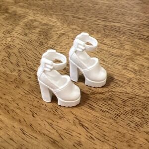 2022 Barbie Big City Big Dreams Petite Teresa Doll White High Heel Shoes